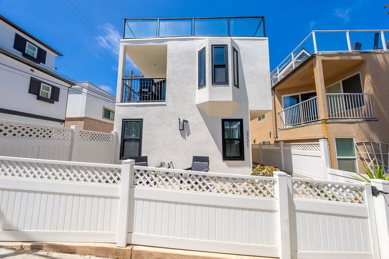 3721 Strandway - 1 — Photo 4