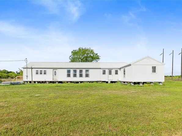 7171 Breezewood Dr, Iola, TX 77861