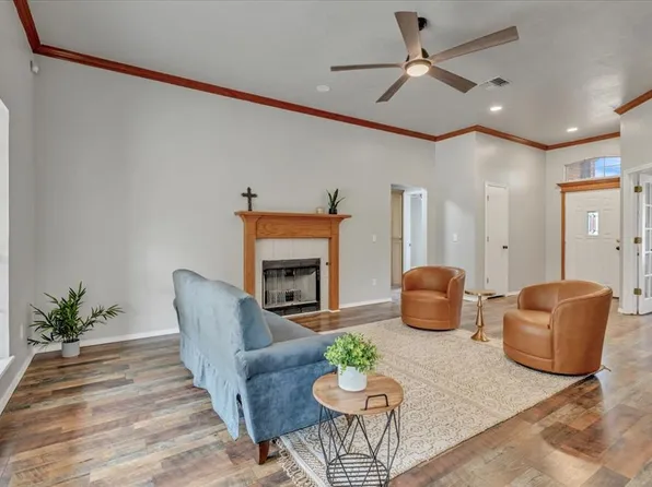 427 S Castlerock Circle Ln, Mustang, OK 73064