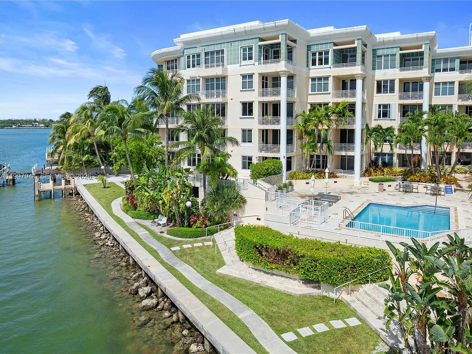 The Vistas Condo — Photo 2