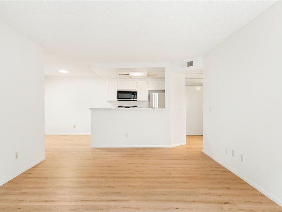 1st image of 18620 Burbank Blvd APT 102