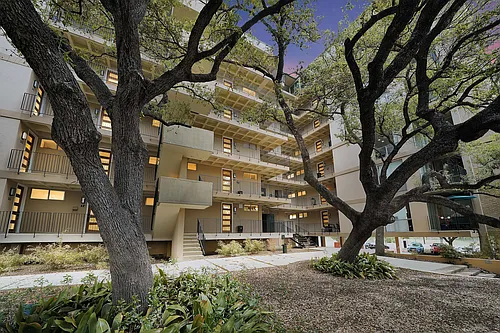Four Oaks Apartments Photo 1