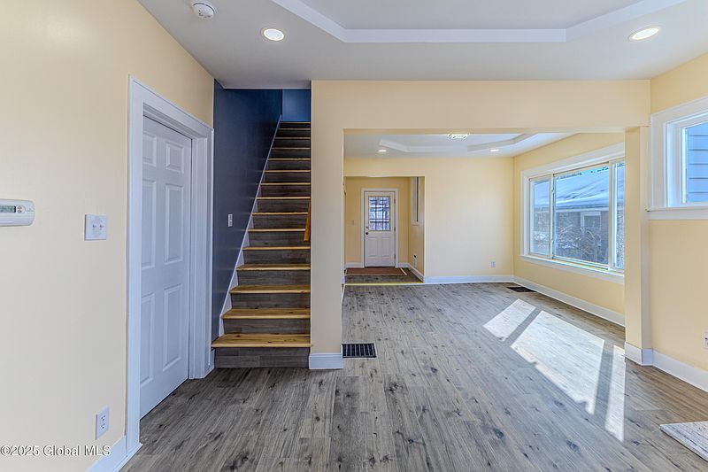 5th image of 818 Altamont Avenue