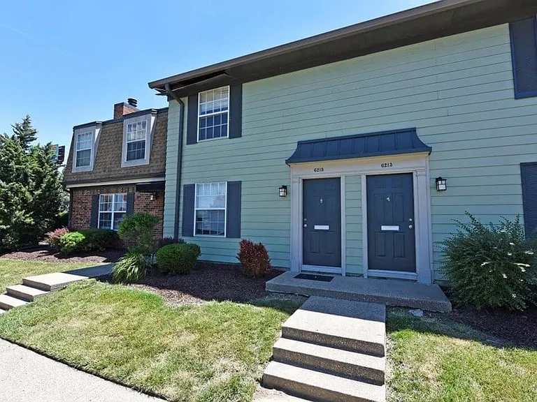 Pavilion Lakes Apartments — Photo 31