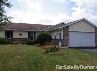 605 Mutton Dr, Winnebago, IL 61088