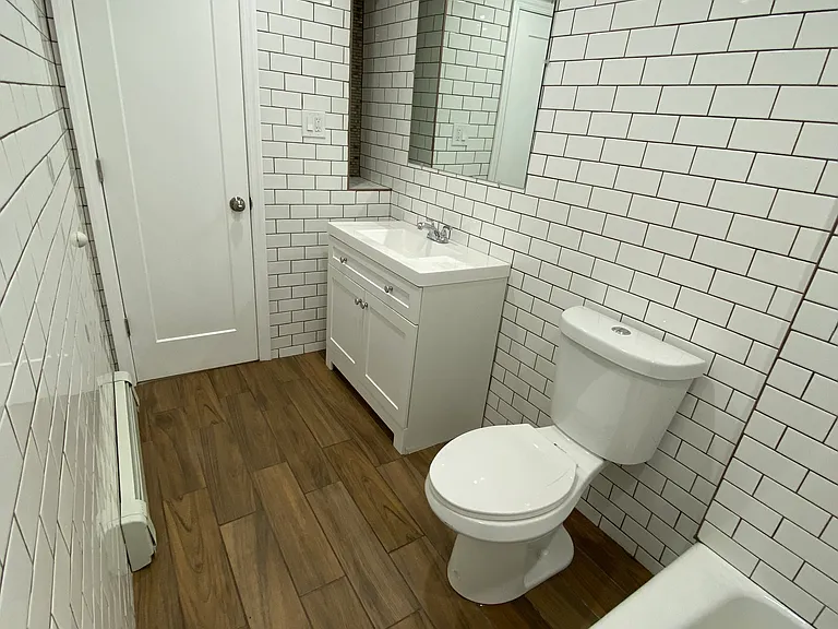 1240 Waring Ave #1 — Photo 9