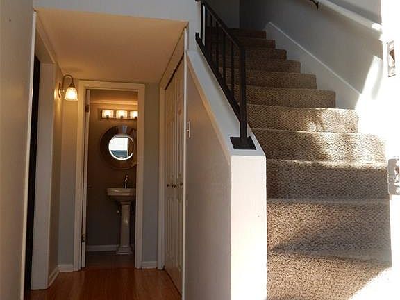 3rd image of 1128 Hollow Creek Dr APT 2