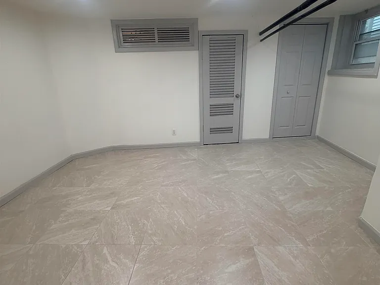 124 Winfield Ave #1 — Photo 23