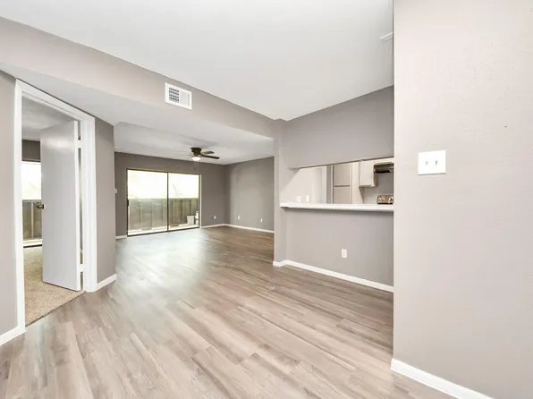 3105 Walnut Bend Ln #32, Houston, TX 77042