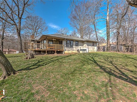 2nd image of 9 Scarborough Ln