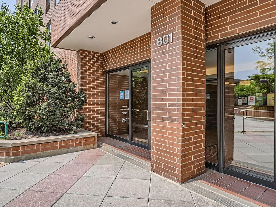 1st image of 801 S Plymouth Ct APT 706