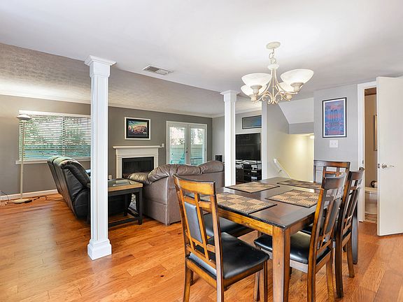 4th image of 2875 Torreya Way SE