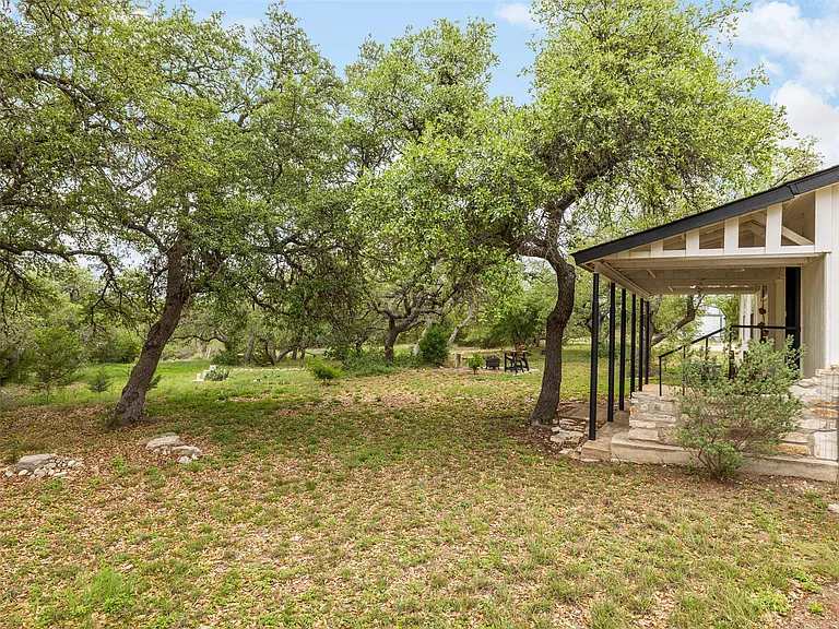 2591 Spring Valley Dr — Photo 15