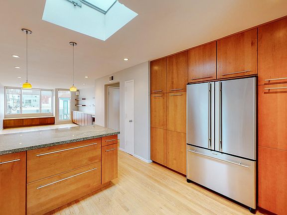 3rd image of 313 2nd Ave APT 5