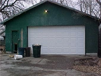 5th image of 3039 N 51st St
