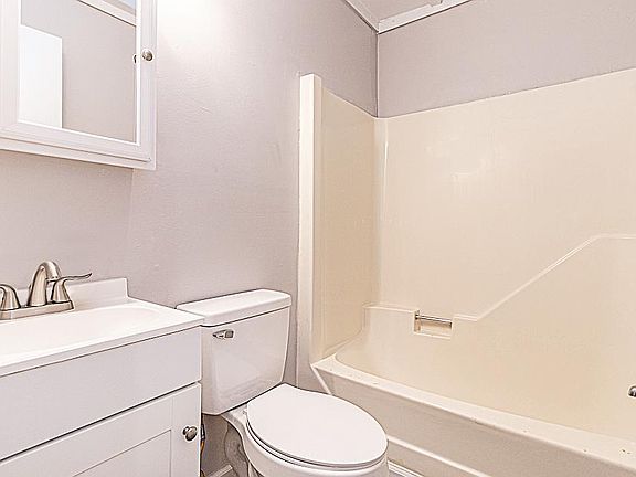 3rd image of 1821 Boone St