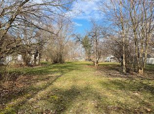 9020 Baldwin Dr, Machesney Park, IL 61115