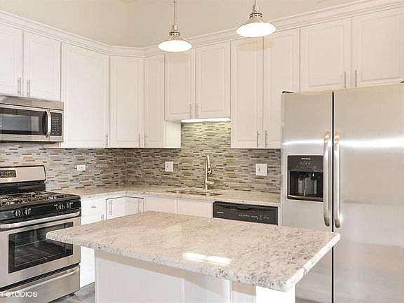 4th image of 1516 S Wabash Ave #803