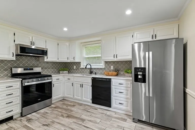30 Meisel Ave — Photo 1
