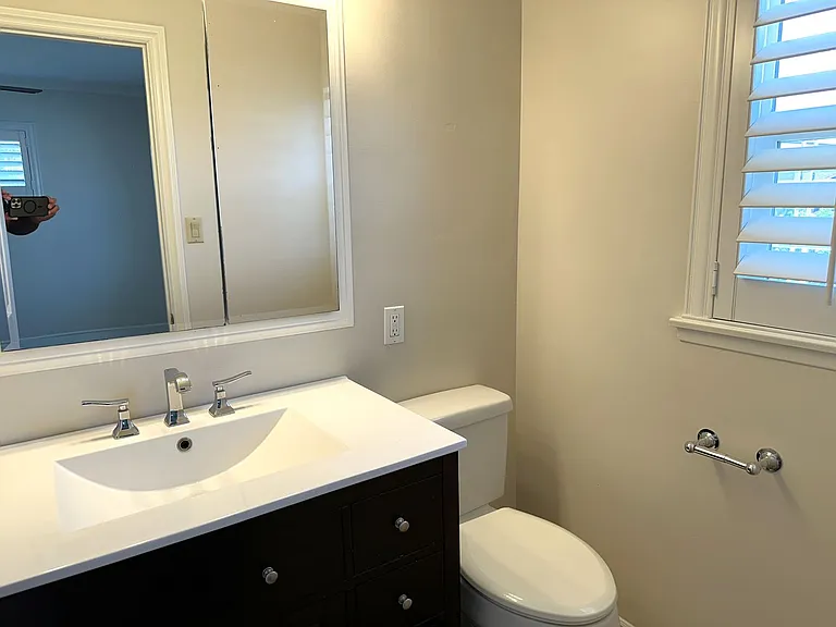 1420 E Lomita Ave — Photo 11