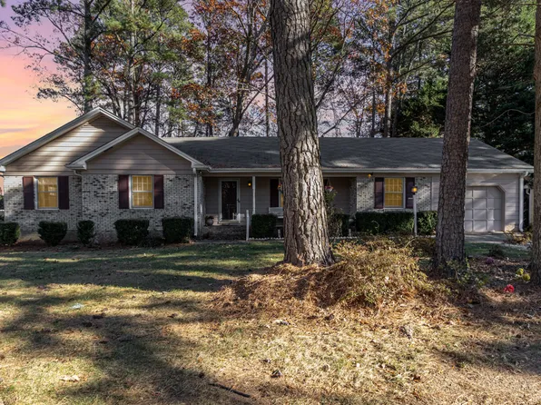 6800 Valley Dr, Raleigh, NC 27612