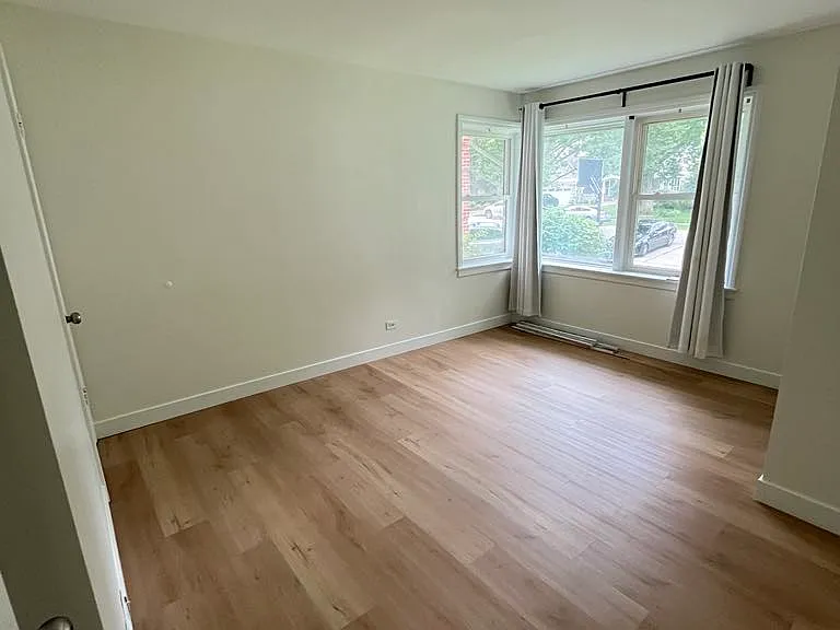 127 S Forest Ave — Photo 7
