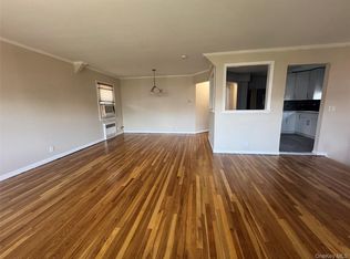 375 Cochran Pl APT 2, Valley Stream, NY 11581