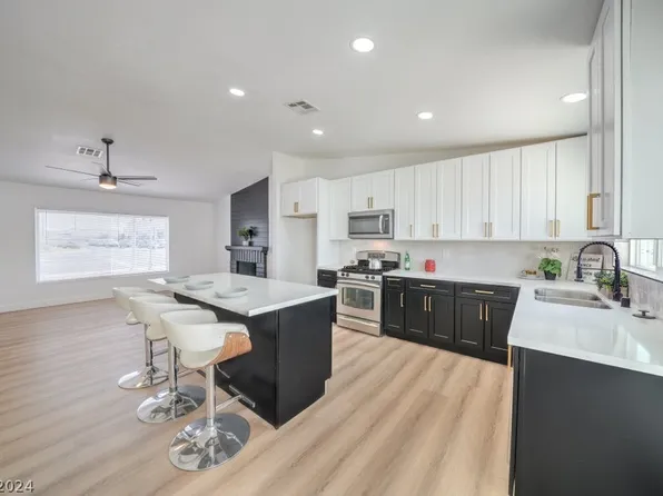 2064 E Russell Rd, Las Vegas, NV 89119