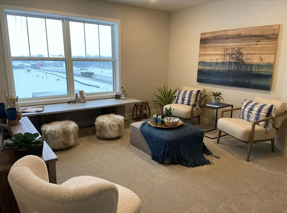 5 bed, 4589 sqft, $5,299 — Photo 2