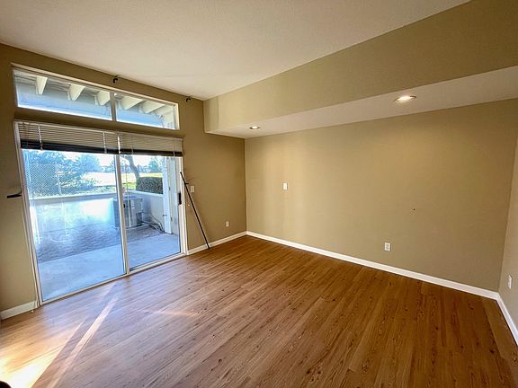 4th image of 1781 Parkview Green Cir