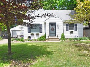 889 W 25th St, Holland, MI 49423