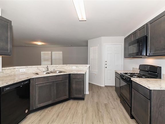 5th image of 203 Pronghorn Dr