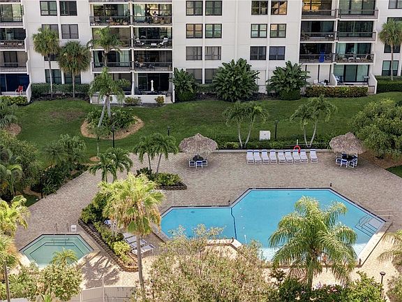 4th image of 400 ISLAND WAY #411