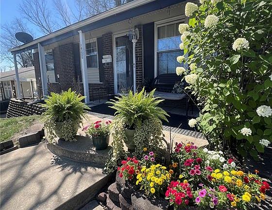 2nd image of 10225 Castle Dr