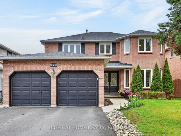 928 Snowbird St, Oshawa, ON L1J 8J8