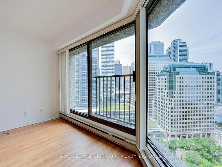 65 Harbour Sq #2109 — Photo 19