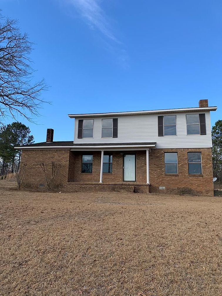 Brick House For Sale with Attached Garage in Hamilton AL. 79,000