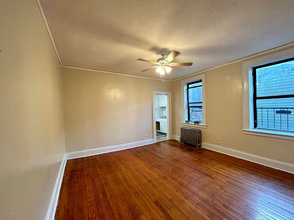 1st image of 1 Noll Pl APT 8