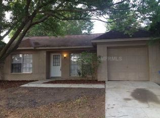 416 Regal Park Dr, Valrico, FL 33594