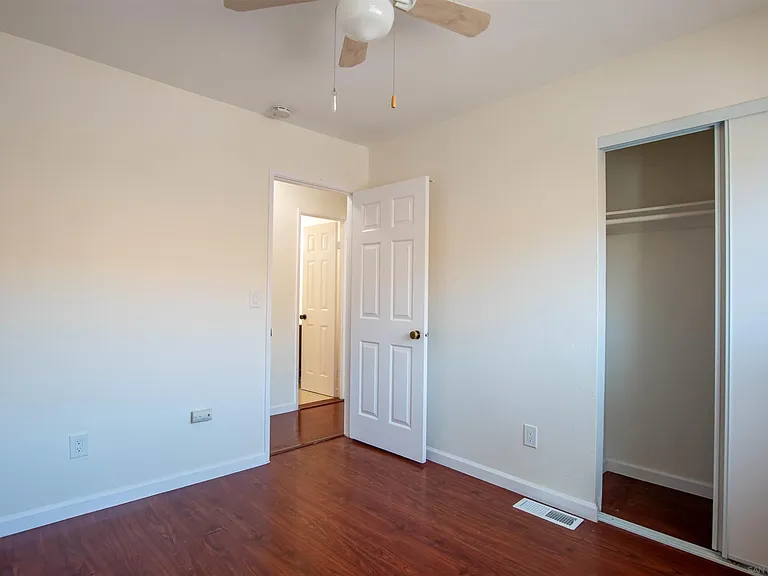 1319 Grand Ave — Photo 12
