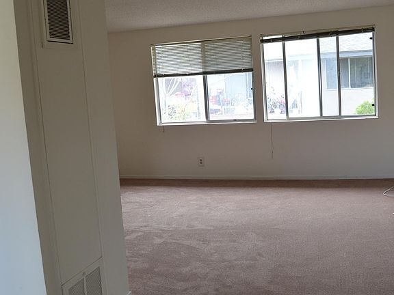3rd image of 4839 San Gordiano Ave APT B