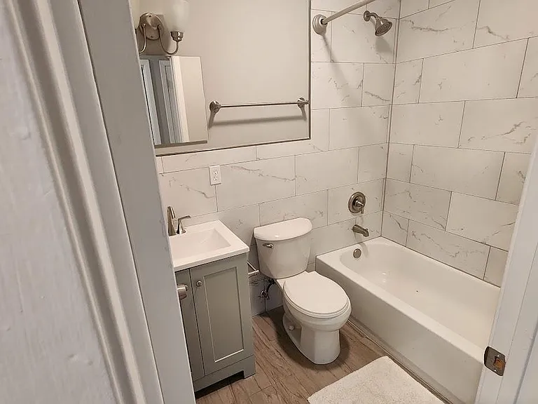 10913 Maplehill Dr — Photo 9