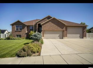 2592 W 2375 N, Clinton, UT 84015