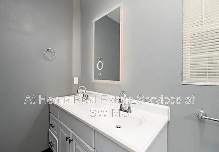 2437 N Lyon Ave — Photo 7