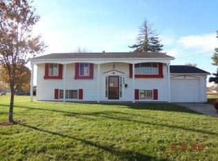 594 S Sunset Dr, Piqua, OH 45356
