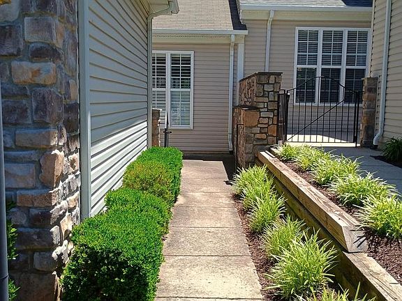 2nd image of 904 Cadmus Dr