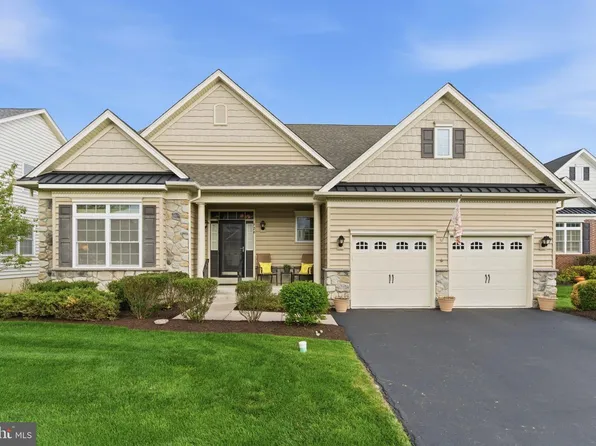 126 Bayhill Dr, North Wales, PA 19454