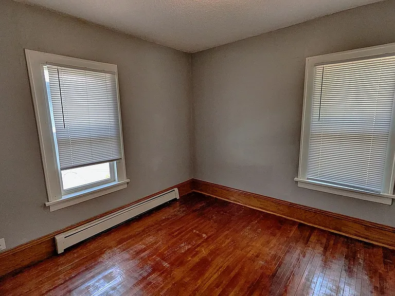 1812 Golden Valley Rd — Photo 6