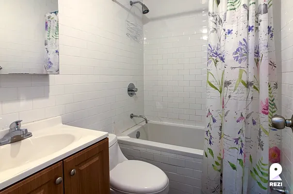 Rented by REZI | media 34