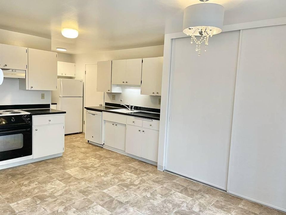 1st image of 12235 SE 60th St APT 4